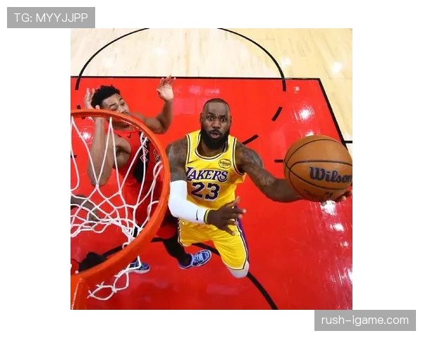 詹姆斯精彩边路突破助攻，率队逆转赢得关键胜利