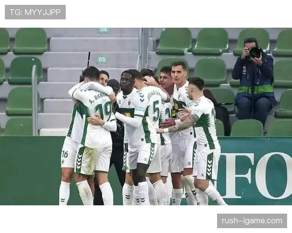 西甲格局生变：豪门混战加剧，黑马强势崛起引关注