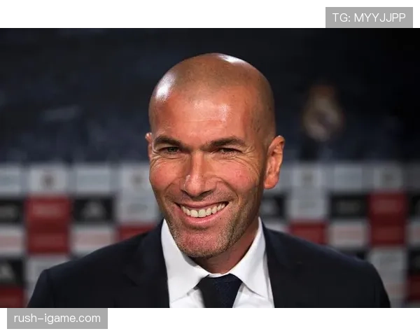 齐达内战术传承引领新潮流:团队协作与战术创新重塑现代足球格局 齐达内战术传承引领新潮流:团队协作与战术创新重塑现代足球格局