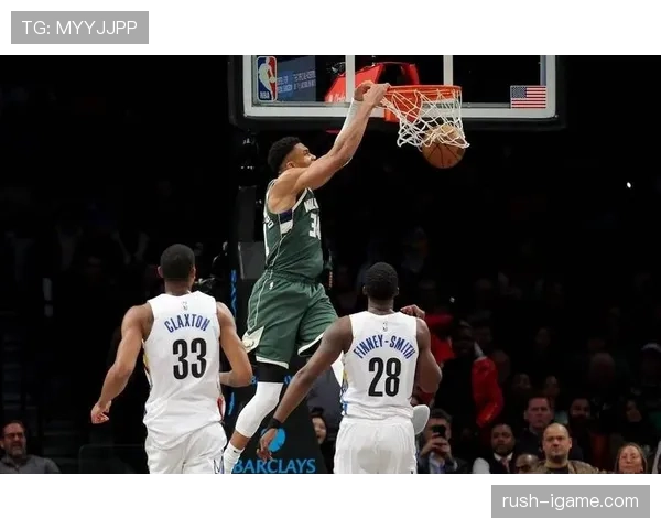 阿门·汤普森挡拆拉开空间，较上季更能限制弧顶持球