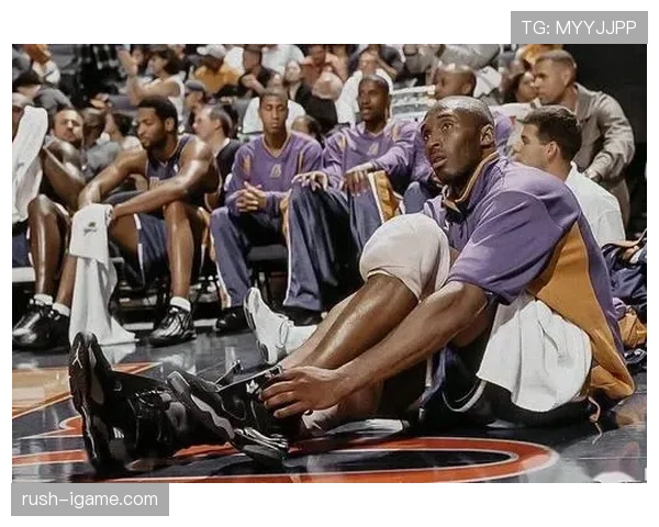 科比家里那个私人影院，大多数人沙发都没见过真模样吧